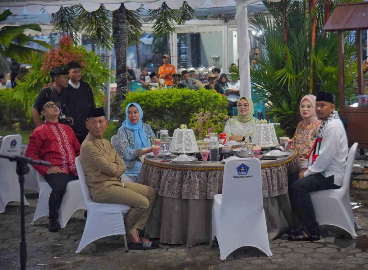 Silaturahmi Dengan Masyarakat, Walikota Kendari Buka Puasa Bersama di Rujab