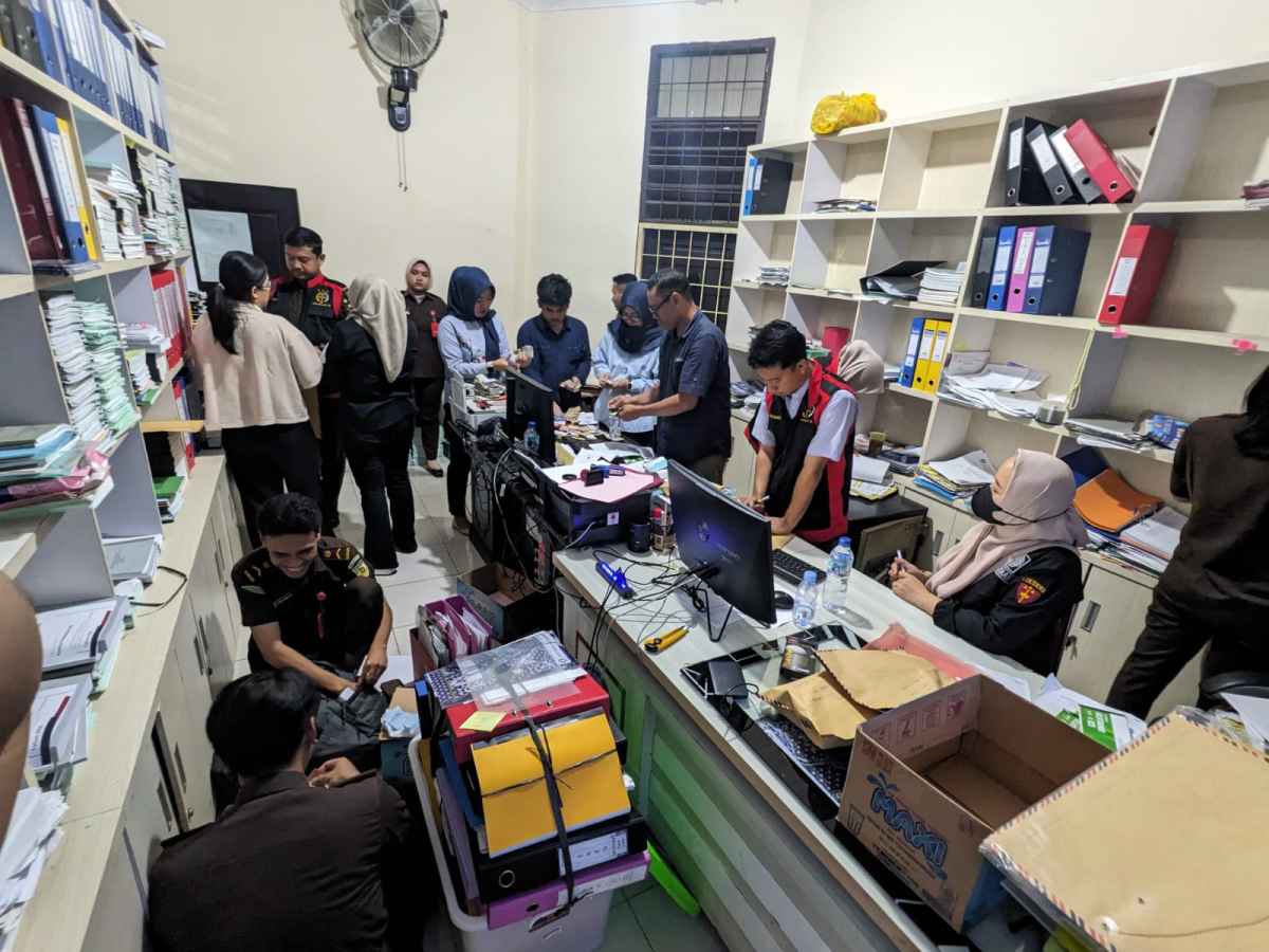 Dugaan Korupsi, Kejari Kendari Geledah FKIP UHO
