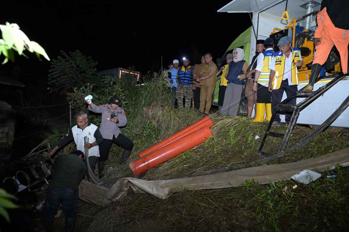 WhatsApp Image 2026-05-13 at 10.08.53 (1) Tinjau Sungai Wanggu Malam Hari, Walikota Pastikan Perbaikan Tanggul Pasca Banjir