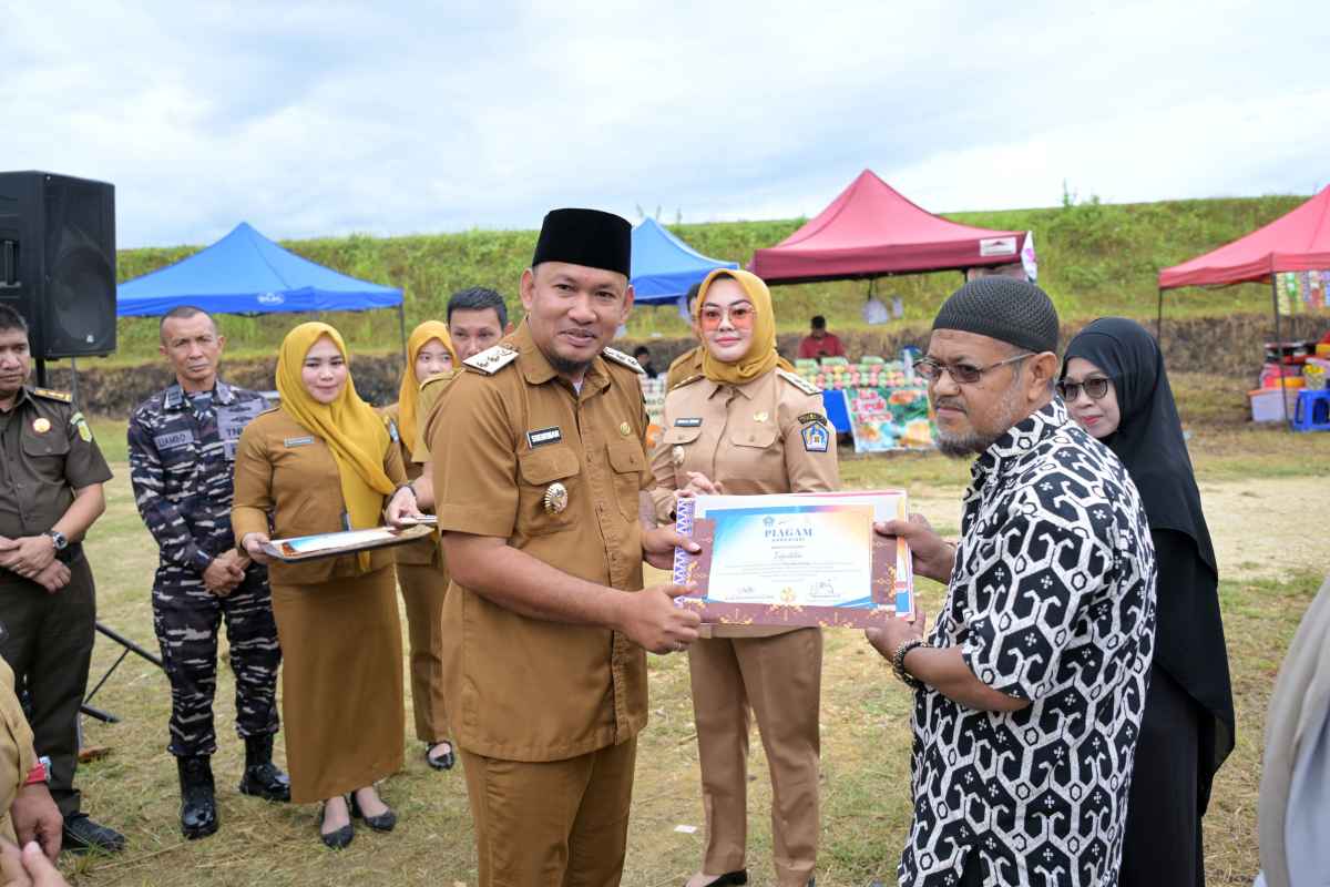 260 Pelaku UMKM di Kendari Terima Bantuan Usaha Tanpa Anggunan dari Walikota 260 Pelaku UMKM di Kendari Terima Bantuan Usaha Tanpa Anggunan dari Walikota