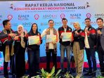 Aktif Membela Masyarakat, Andre Darmawan Raih Penghargaan KAI