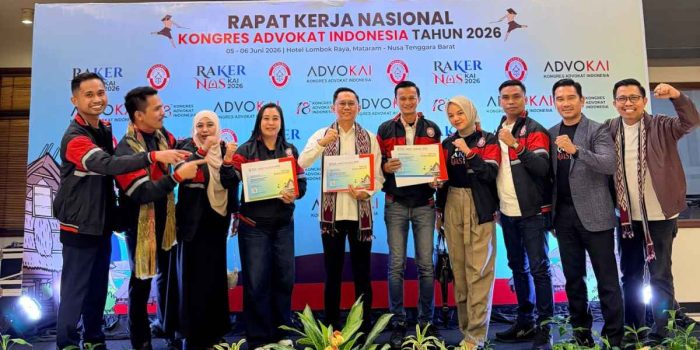 Aktif Membela Masyarakat, Andre Darmawan Raih Penghargaan KAI