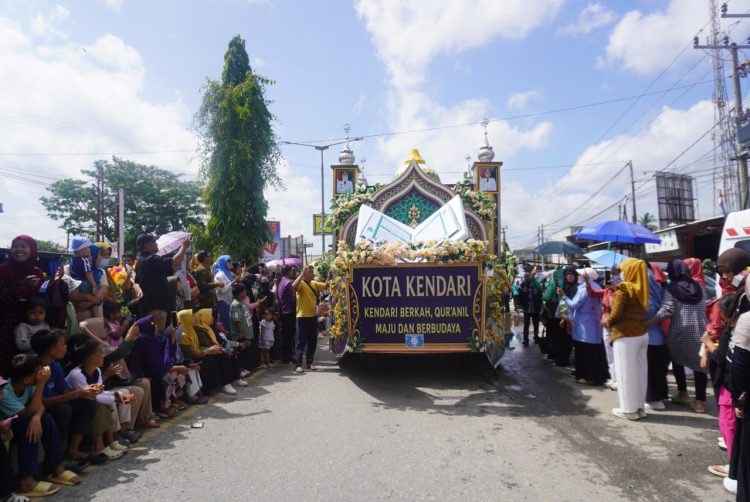 Kafilah Kota Kendari Tampil Memukau di Pawai Ta’aruf MTQ XXXI Sultra 2026 Kafilah Kota Kendari Tampil Memukau di Pawai Ta’aruf MTQ XXXI Sultra 2026
