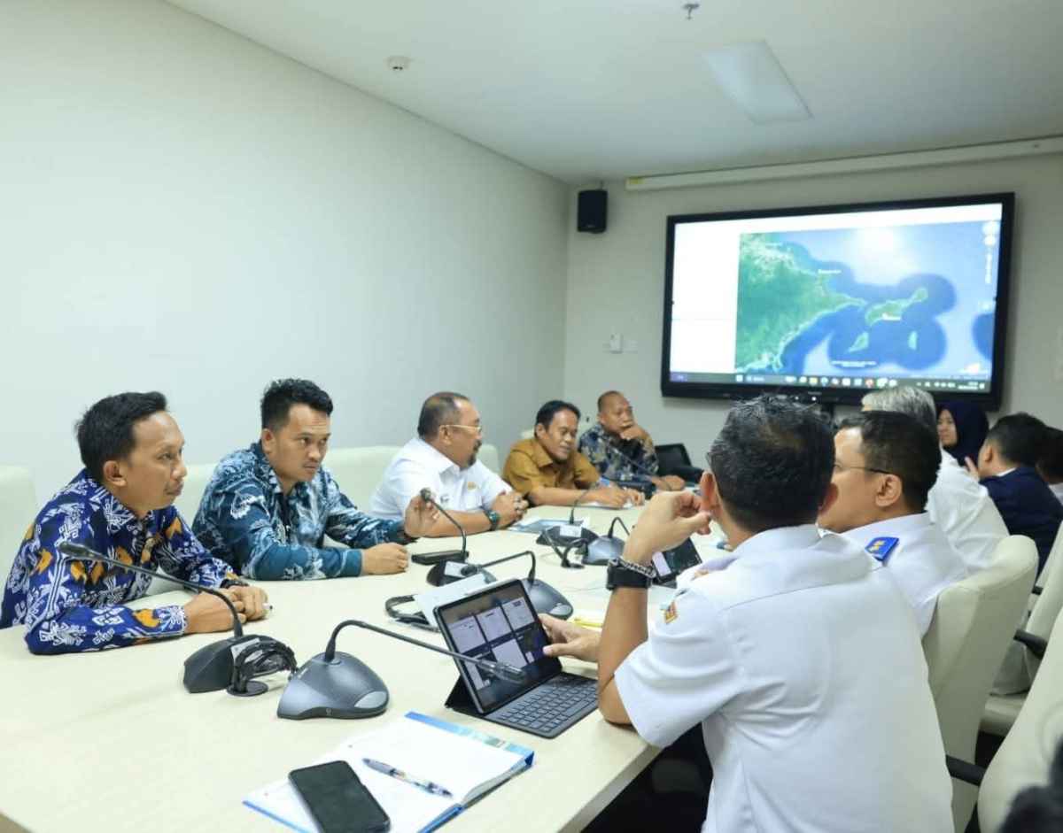 7dffc793-9f39-4b1e-bda7-a593813b2824 Dorong Konektivitas Kepulauan, Bupati Bombana Perjuangkan Penambahan Armada Ferry dan Infrastruktur Pelabuhan