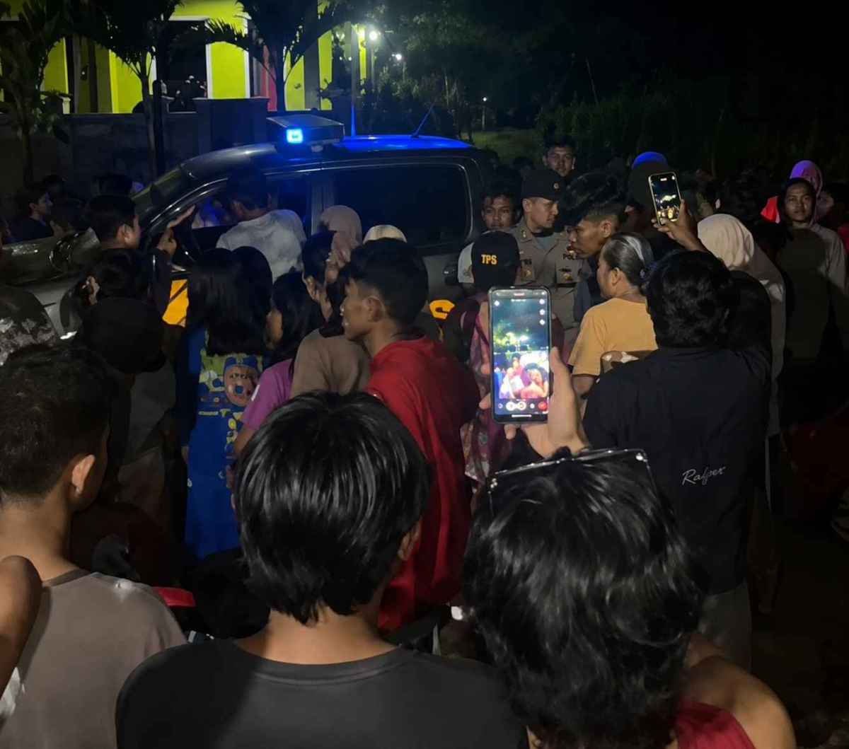 984C8DA4-6C61-4CEC-BF66-FE29A404DB9A Diprotes Hanya Dibayar Rp 200 Ribu, Dua Lurah di Kendari Ketahuan Pesan “Open BO”