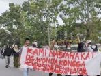 Beri Dukungan Kepada PT WIN, Ratusan Warga di Torobulu Sambangi PN Anddoolo