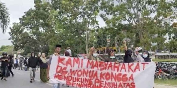 Beri Dukungan Kepada PT WIN, Ratusan Warga di Torobulu Sambangi PN Anddoolo