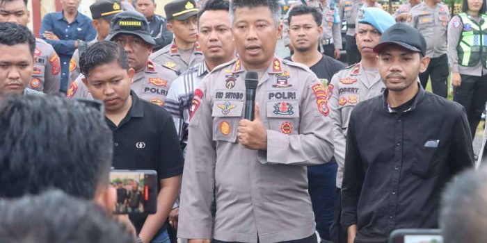 Unjuk Rasa Berakhir Damai, Kapolres Bombana Pilih Dialog Terbuka