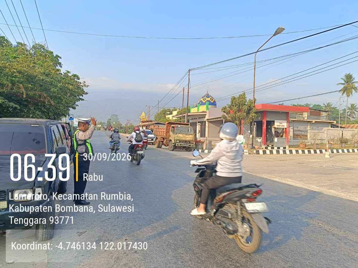 Sat Lantas Polres Bombana Amankan Sejumlah Titik Padat Aktivitas Pagi